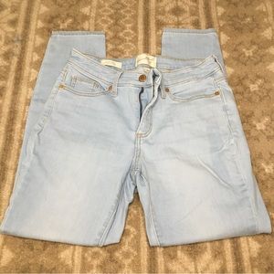 Universal Thread Mid Rise Skinny Jeans